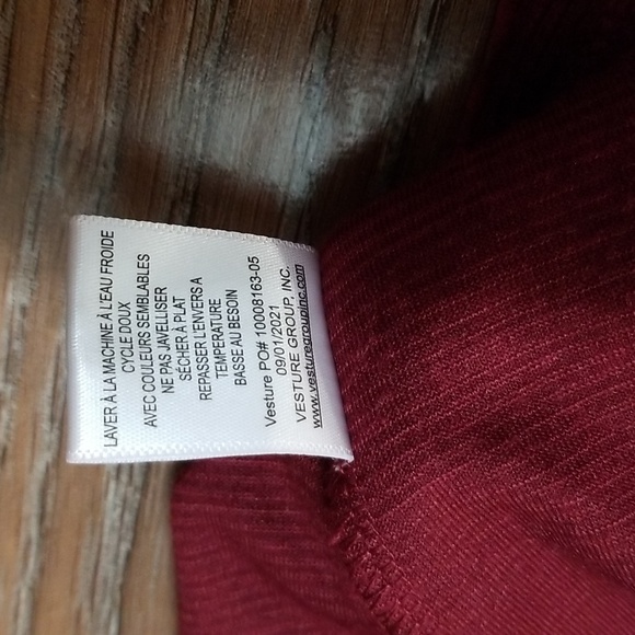 (L) Chenault Ribbed Turtleneck Velvet Top Holiday Occasion Modest Soft Festive - Picture 8 of 9